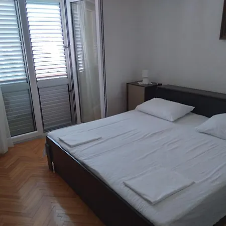 Apartment Mravak *