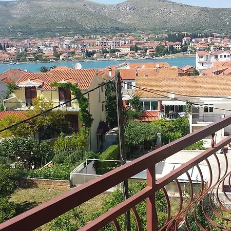 Mravak * Trogir