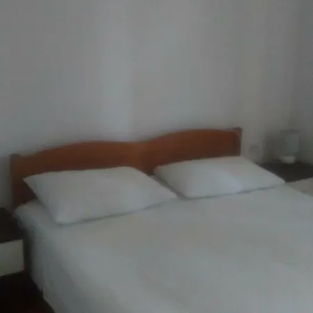 Διαμέρισμα Mravak Τρογκίρ